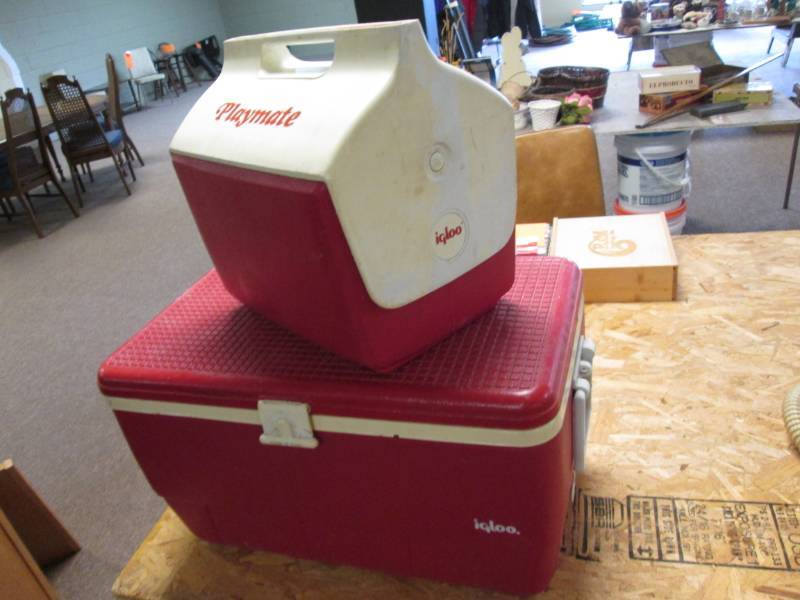 lot 68 image: 2 Igloo coolers...