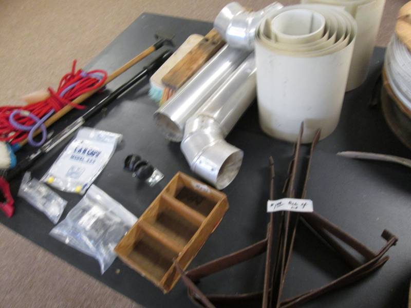 lot 74 image: Lot of tools construction  and gara...