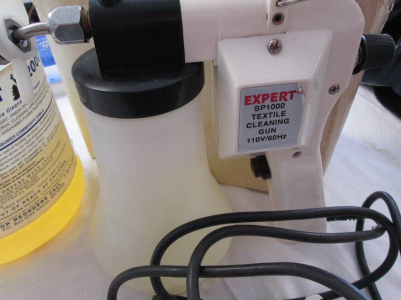 lot 83 image: Upholstry cleaning gun...