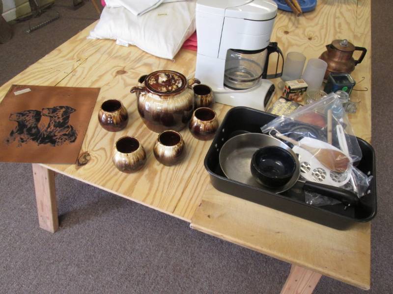 lot 89 image: Bean pot set, home dcor and kitch...