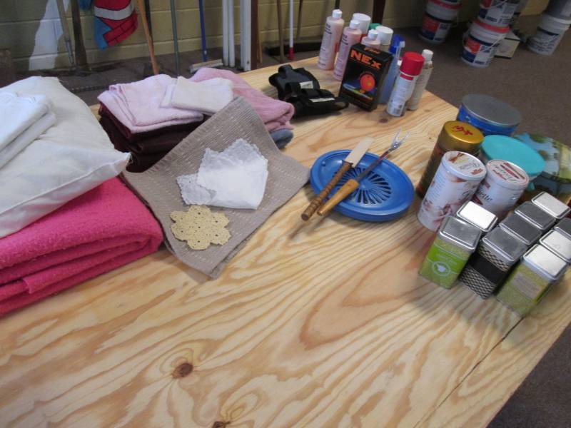 lot 90 image: Lot of household items...