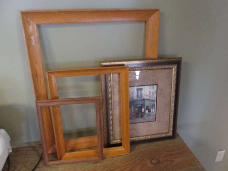 lot 102 image: Frames and picture...
