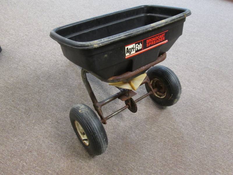 lot 112 image: Agrifab broadcast spreader...