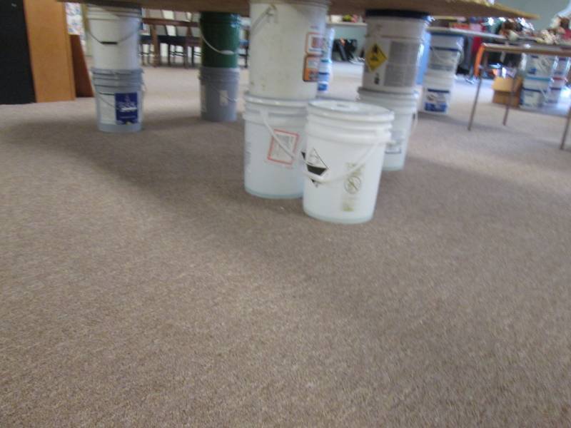 lot 135 image: Lot of 20 assorted buckets with lid...