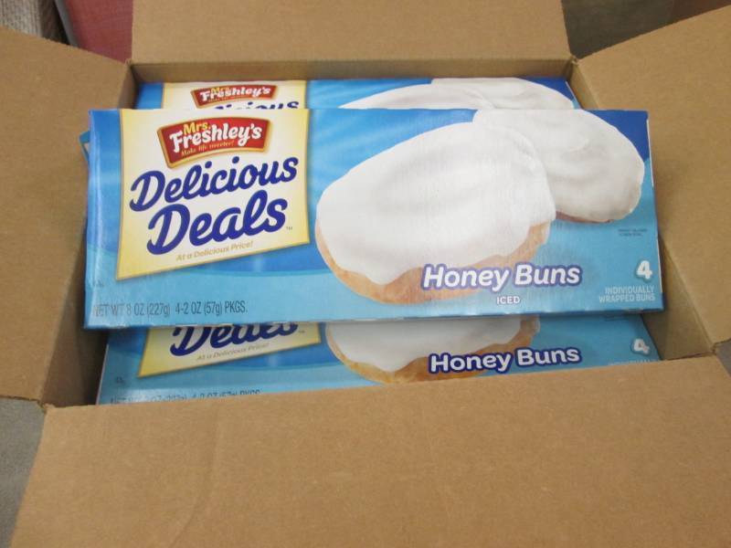 lot 315 image: Case of 16-8 oz Boxes Mrs. Freshley...