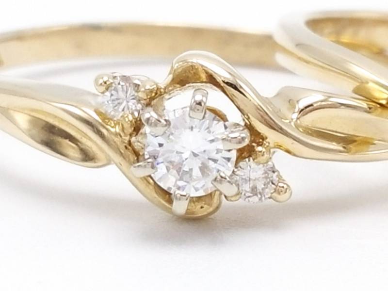 lot 23 image: Ladies Diamond Estate Wedding Set in 14k Yellow Gold