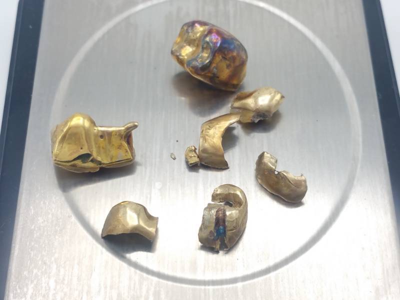 lot 55 image: Tested 18k Dental Gold - 17 Grams