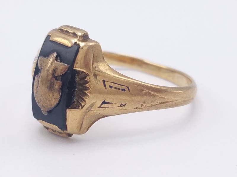 lot 68 image: Ladies 1940 Jostens 10k Yellow Gold Class Ring