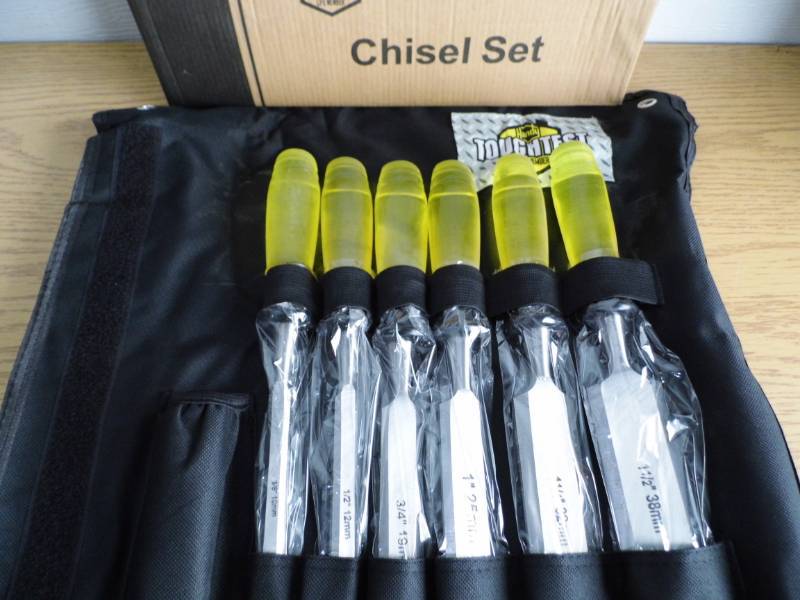 lot 4 image: New Chisel Set
