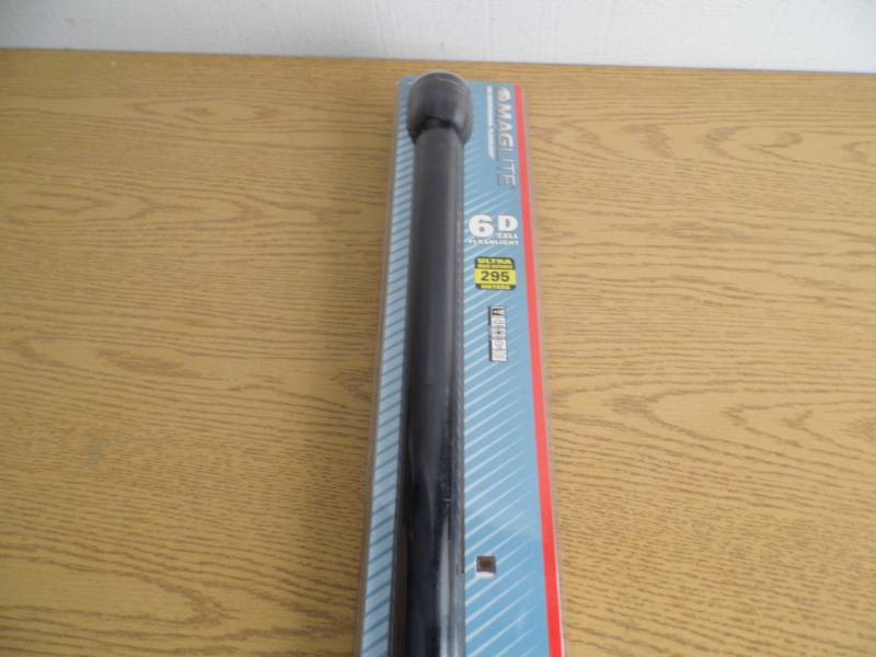lot 11 image: Maglite 6d