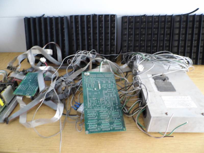 lot 22 image: Message Center Panels - Controller