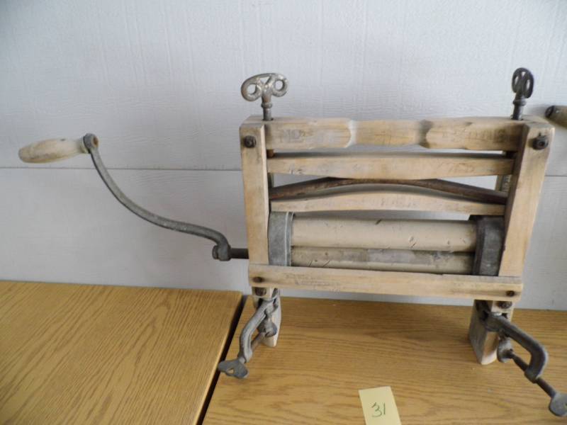 lot 31 image: Antique Washing Machine Wringer