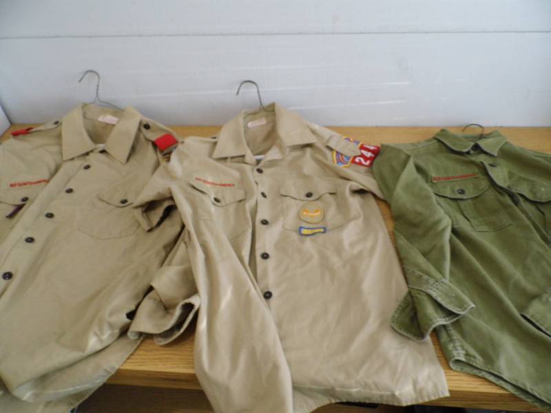lot 37 image: Lot of 3 Boy Scout Shirts