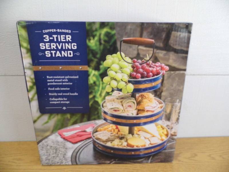 lot 41 image: 3 Tier Serving Stand