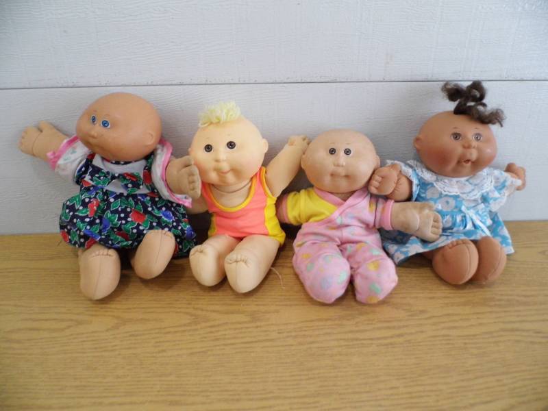 lot 57 image: Cabbage Patch Kids