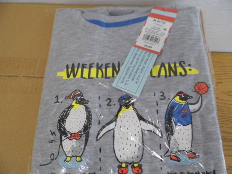 lot 69 image: Case of 12 Sets Penguin Pajamas