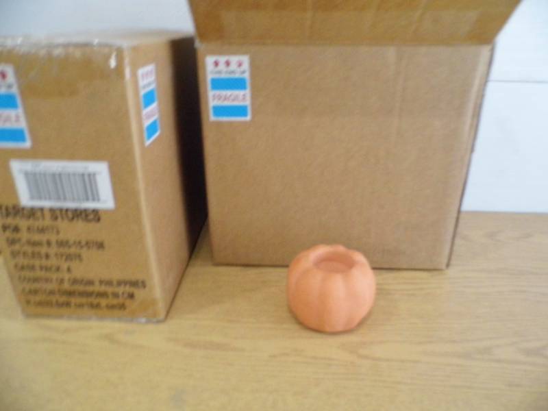 lot 78 image: 2 Cases of Pumpkins