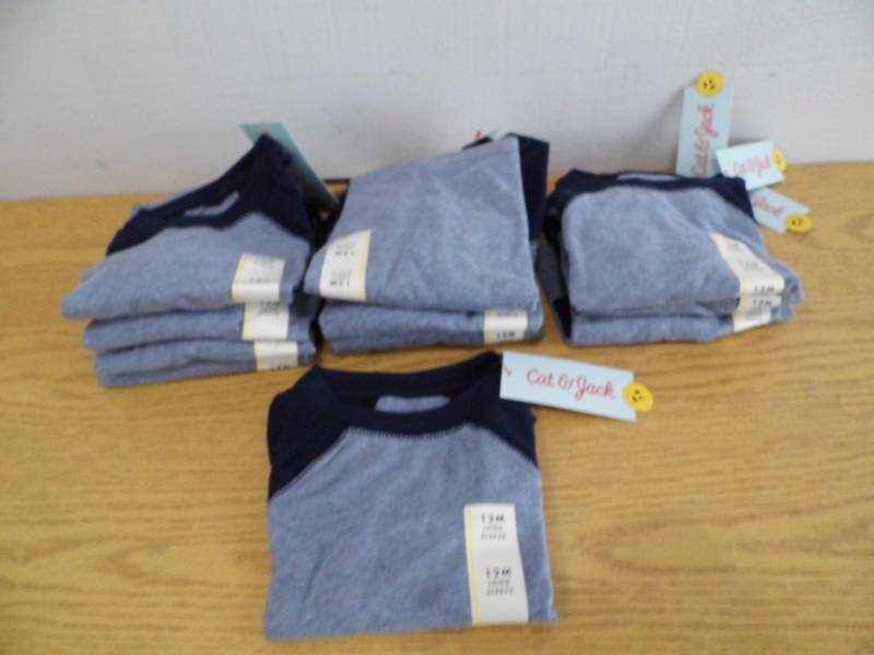 lot 101 image: Lot of 12 Shirts