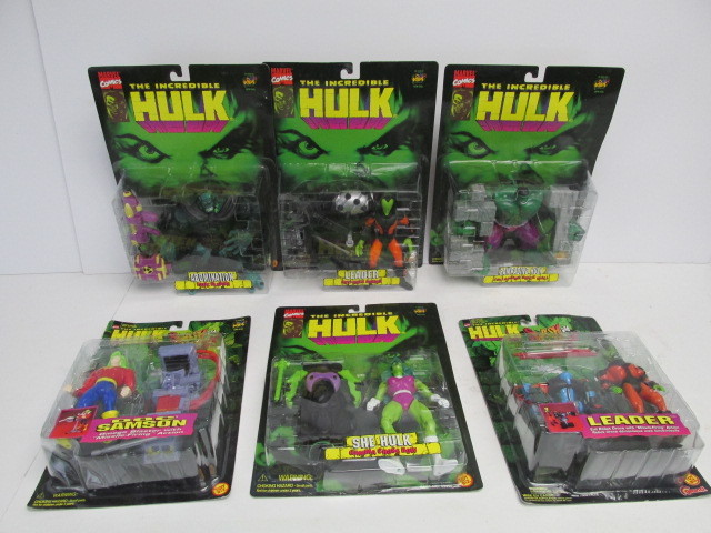 lot 56 image: Lot of Mint on Card INCREDIBLE HULK Action Figures