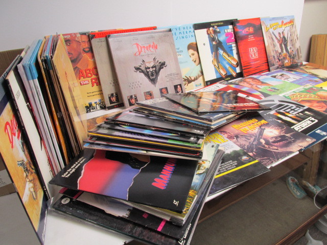 lot 71 image: Large Lot of LASER DISC Movies #1