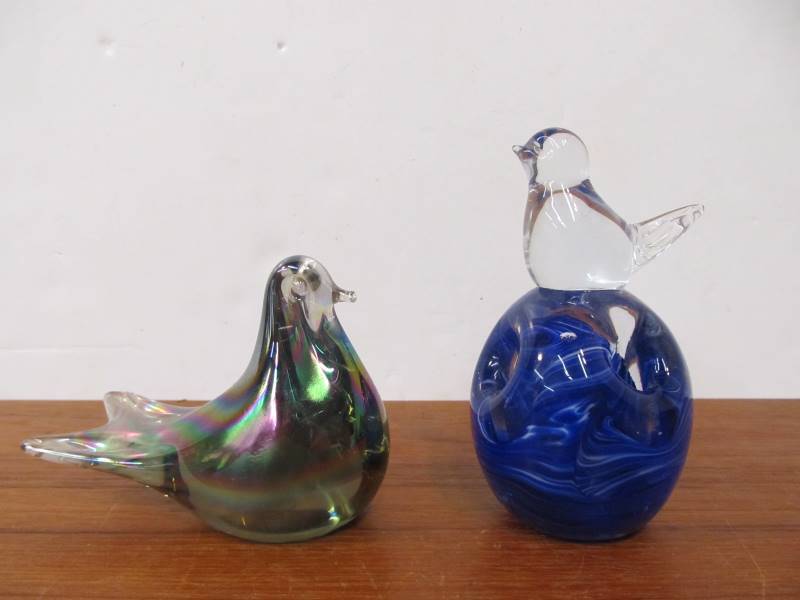 lot 23 image: 2 Vintage Art Glass Bird Paperweights