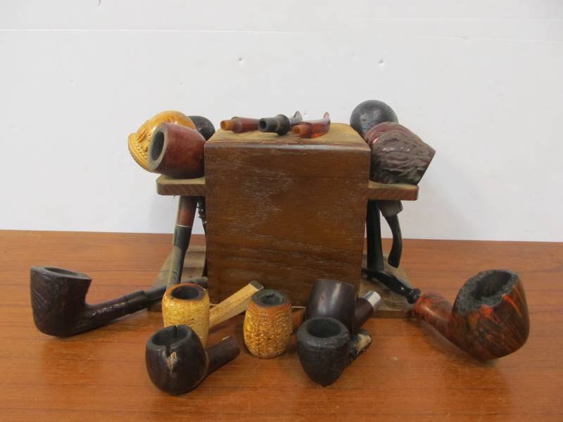 lot 43 image: Estate Lot of Vintage Smoking Pipes wStand