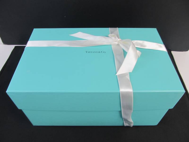 lot 86 image: Signed TIFFANY Crystal Vase wBox