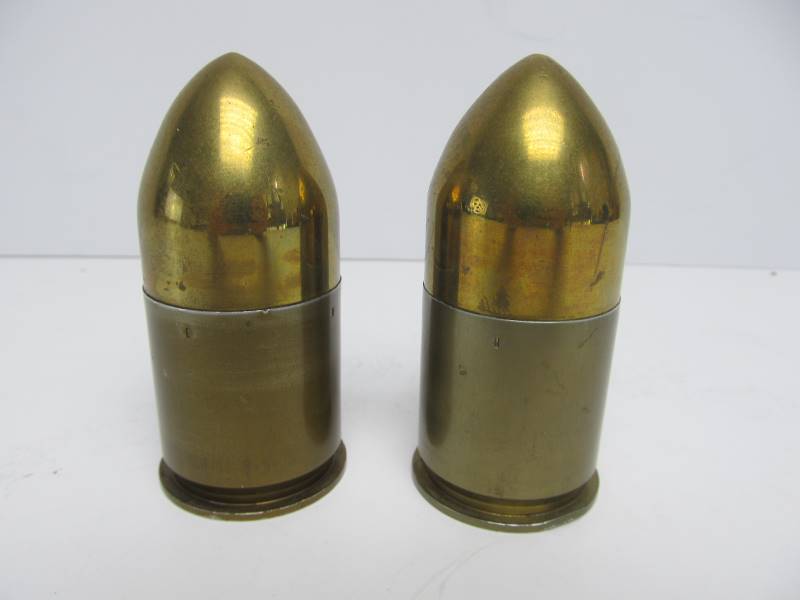 lot 99 image: Pair of Vintage 40mm Artillery Shells