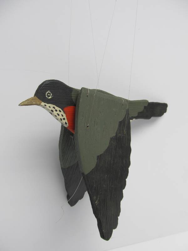 lot 104 image: Vintage Painted Wood Folk Art Outdoor Flying Bird