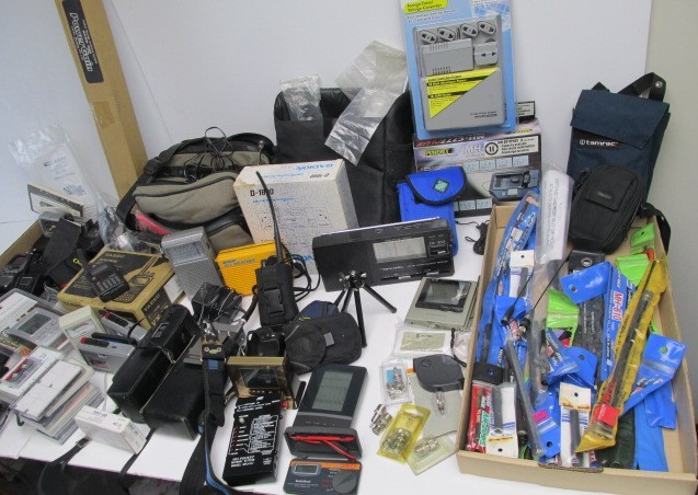 lot 80 image: HUGE Lot of Electronics Transceivers Radios Antennae Tape Recorders etc