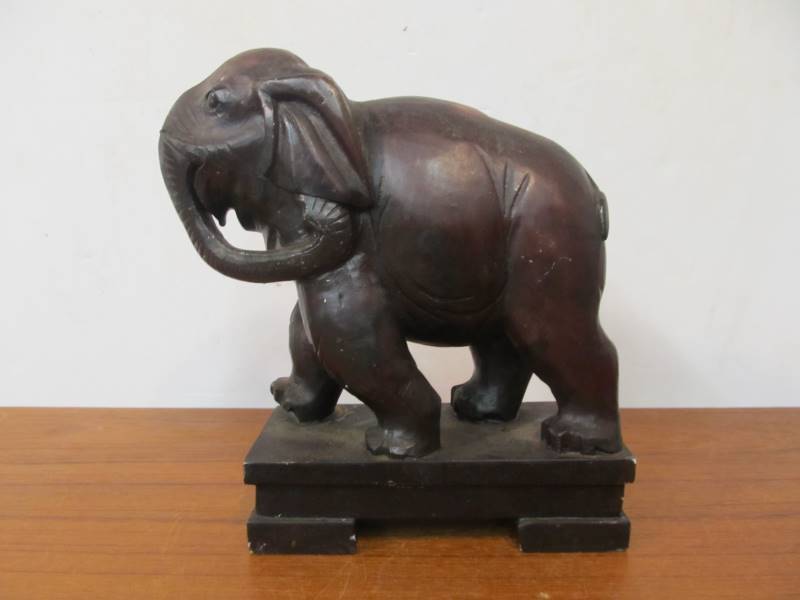 lot 179 image: Large Vintage Carved Stone Elephant Sculpture