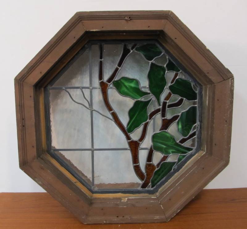 lot 200 image: Vintage Stained Glass Octagonal Window wFrame