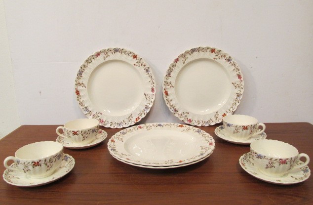 lot 223 image: Vintage Copeland Spode Wicker Dale Dinnerware China