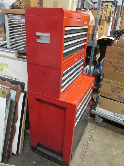 lot 8 image: Large CRAFTSMAN 3-Section Rolling Tool Chest wTools