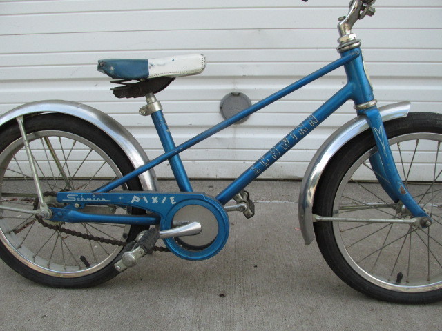 lot 132 image: Vintage 1981 Schwinn PIXIE Bicycle