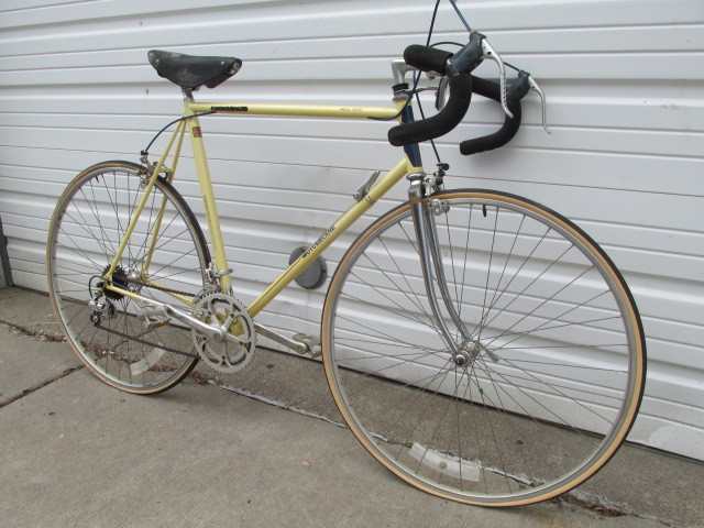 lot 136 image: Nice Vintage MOTOBECANE Jubilee Sport Touring Bicycle