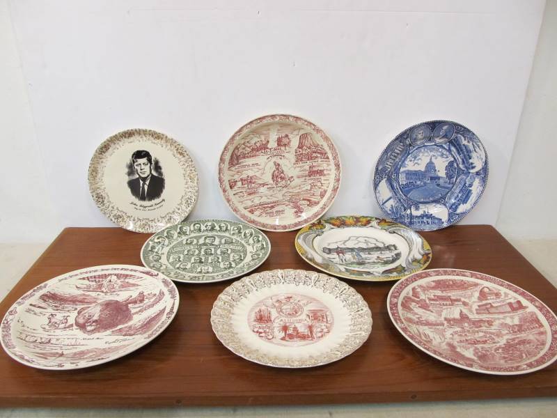 lot 161 image: Vintage & Antique Souvenir Plates