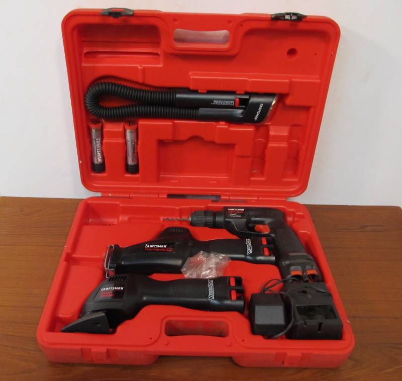 lot 165 image: CRAFTSMAN Power Tool Set wCase
