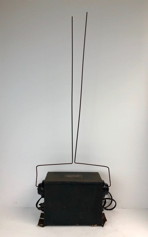 lot 2 image: Working Antique FRANCEFORMER Gaseous Tube Transformer Jacobs Ladder (Video)