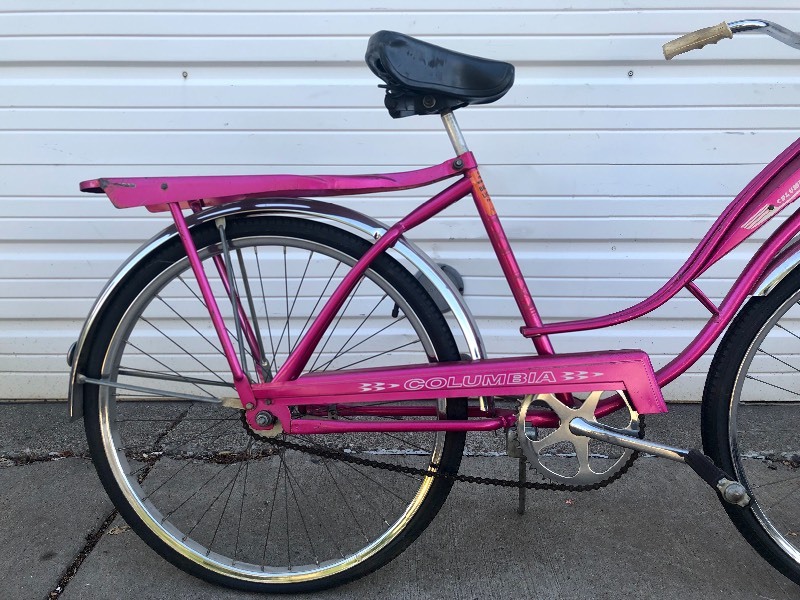 lot 139 image: Vintage 1970 COLUMBIA Ladies Bicycle