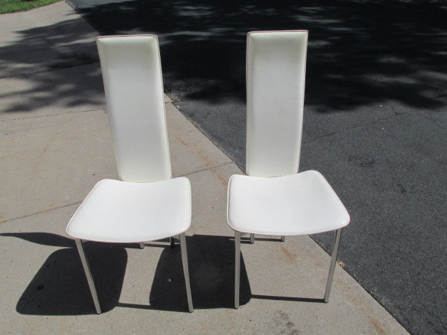 lot 241 image: Pair of Mid Century Chrome & Vinyl Narrow Back Side Chairs