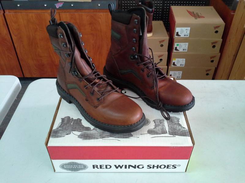 lot 227 image: Red Wing 938  Size 8.5 D Mens 8in. Boots