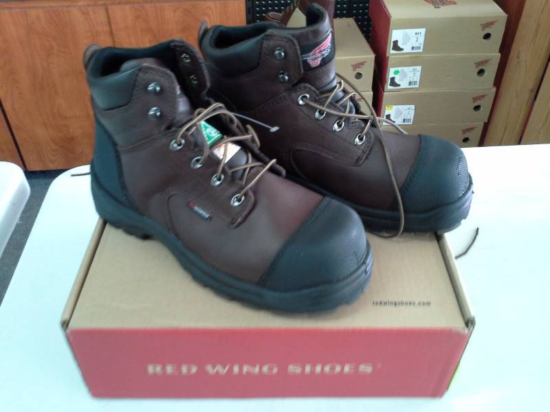 lot 239 image: Red Wing 3506  Size 9.5 D Mens Boots