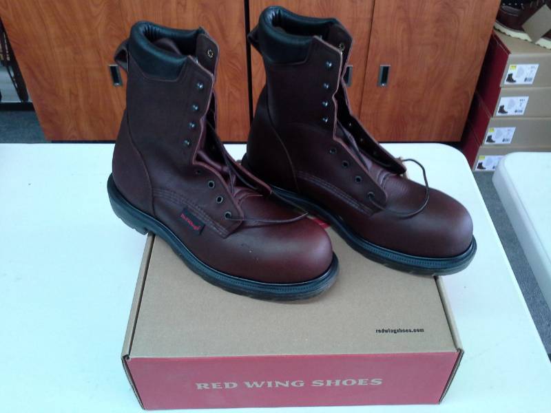 lot 205 image: Red Wing 2408  Size 9.5 D Mens Boots