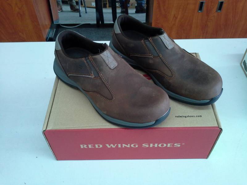 lot 243 image: Red Wing 8705  Size 9 D Mens Shoes