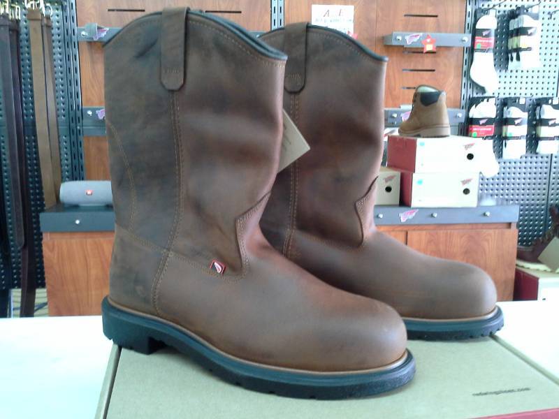 lot 289 image: Red Wing 2272  Size 11.5 D Mens Boots
