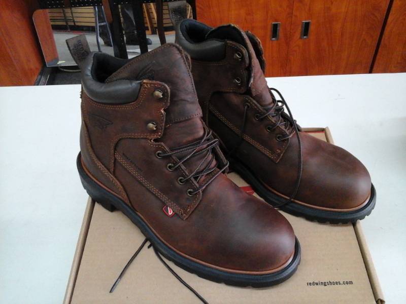 lot 434 image: Red Wing 4215  Size 10.5 D Mens Boots