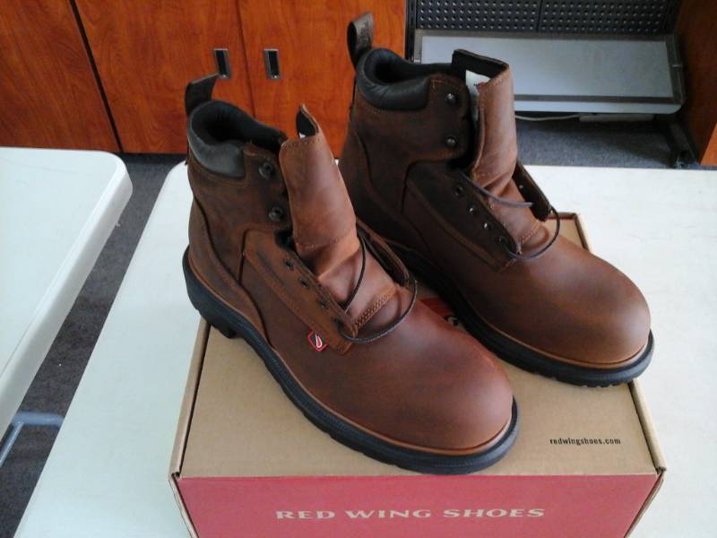 lot 439 image: Red Wing 4215  Size 9.5 EE Mens Boots