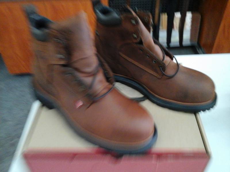 lot 441 image: Red Wing 4215  Size 10 D Mens Boots