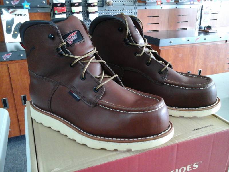 Red Wing 2415 Size 9.5 D Men's Boots 